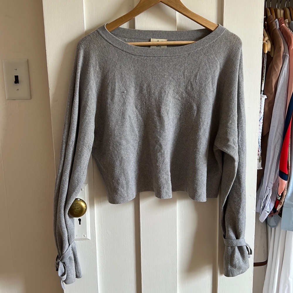 aritzia wilfred 100% merino wool cropped sweater with tie bell sleeves